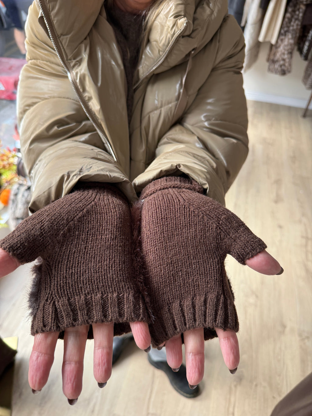 Chocolate Brown Faux Fur Trim Fingerless Gloves