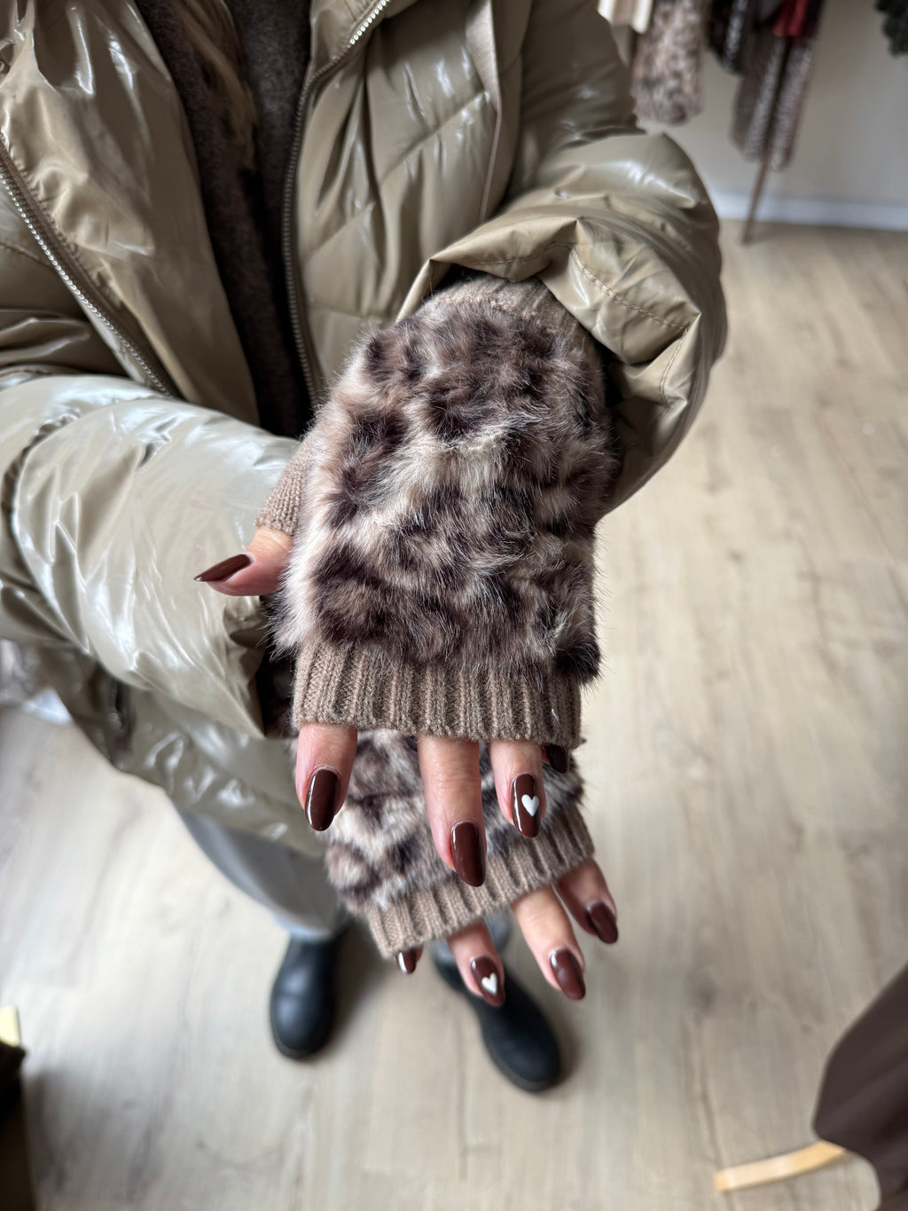 Taupe-Brown Leopard Print Faux Fur Trim Fingerless Gloves